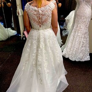 Wedding dress